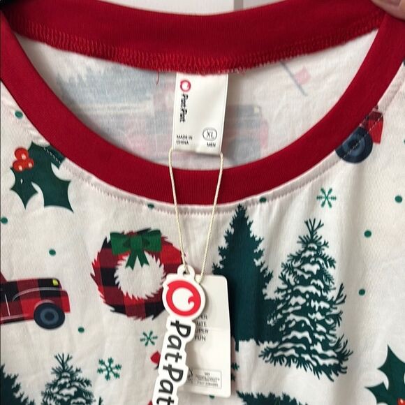 PatPat Red and Green Pajama Sets with Vintage Holiday Charm - Picture 3 of 5